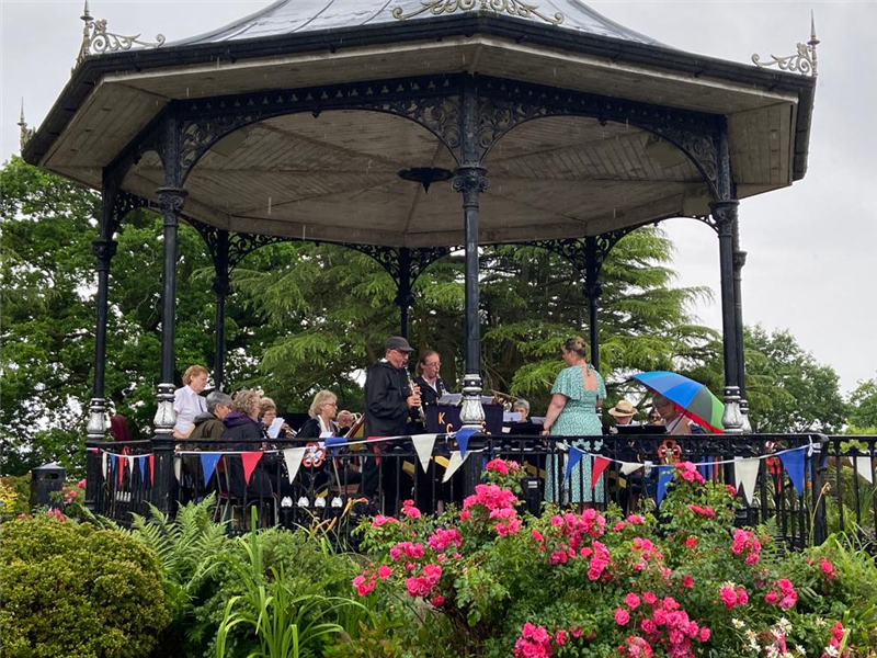 51e48af6-b890-4dc6-a454-b16fbc7823e3-Grange Bandstand 2